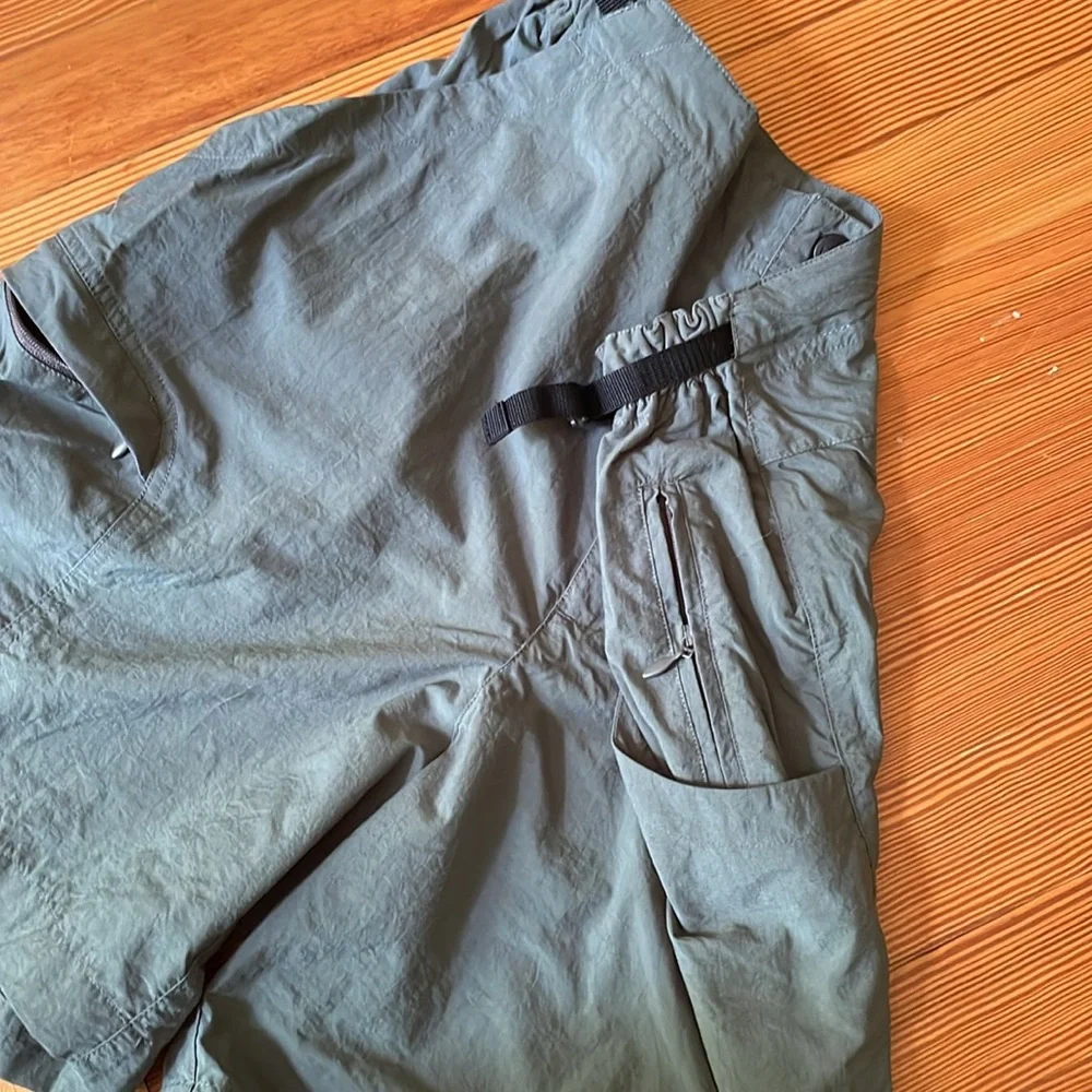 REI Cargo Sahara shorts 100% quick dry nylon for active sports - Picture 3 of 8